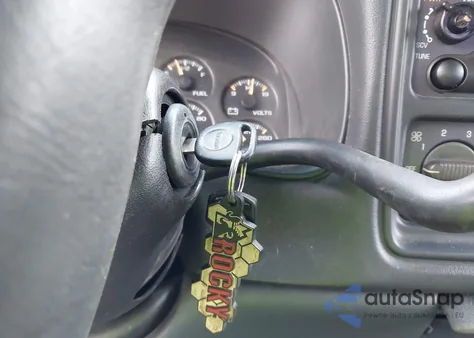 2002 Chevrolet Silverado 1500 z USA, uszkodzony, nr VIN 2GCEK19T721240785